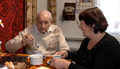 Живе серед троянд: історія 100-річного чоловіка з Черкащини Живе серед троянд: історія 100-річного чоловіка з Черкащини