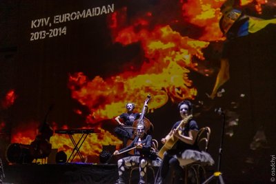 "Ми не хочемо презентувати Україну як жертву" – інтерв'ю з Dakh Daughters "Ми не хочемо презентувати Україну як жертву" – інтерв'ю з Dakh Daughters