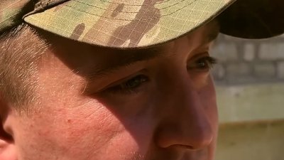"Хочу спати в своєму ліжку, а не на землі, в підвалі, під кущем", — історія воїна бригади "Червона калина" на псевдо Лев "Хочу спати в своєму ліжку, а не на землі, в підвалі, під кущем", — історія воїна бригади "Червона калина" на псевдо Лев