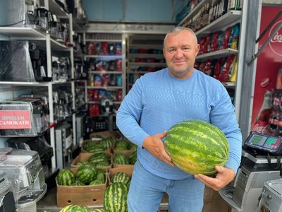 Як буковинець вирощує близько ста тонн кавунів за сезон Як буковинець вирощує близько ста тонн кавунів за сезон