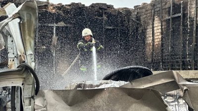 На Миколаївщині 27 травня російські військові завдали ракетних ударів по місту Снігурівка. Внаслідок влучання відомо про трьох загиблих та шістьох поранених різного ступеня важкості На Миколаївщині 27 травня російські військові завдали ракетних ударів по місту Снігурівка. Внаслідок влучання відомо про трьох загиблих та шістьох поранених різного ступеня важкості
