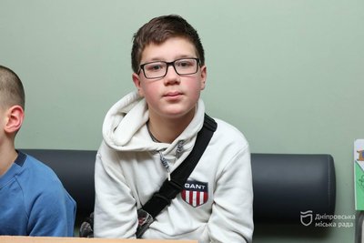 Годівниці для котів та собак: як школярі Дніпра разом з волонтерами рятують тварин у прифронтових громадах Годівниці для котів та собак: як школярі Дніпра разом з волонтерами рятують тварин у прифронтових громадах