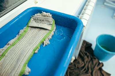 Вода капає зі стелі: через зливи підтопило 14 приміщень онковідділення дитячої лікарні Хмельницького Вода капає зі стелі: через зливи підтопило 14 приміщень онковідділення дитячої лікарні Хмельницького