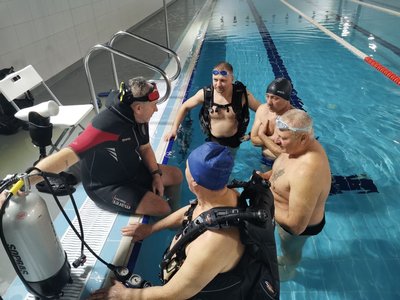 "Під водою людина по-іншому себе почуває": у Полтаві реабілітують воїнів за допомогою дайвінгу "Під водою людина по-іншому себе почуває": у Полтаві реабілітують воїнів за допомогою дайвінгу