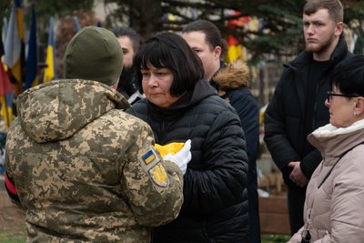 В Ужгороді попрощалися із захисником та музикантом Андрієм Матейкою В Ужгороді попрощалися із захисником та музикантом Андрієм Матейкою