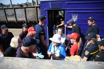 На Рівненщину з Донеччини прибув дванадцятий евакуаційний потяг На Рівненщину з Донеччини прибув дванадцятий евакуаційний потяг