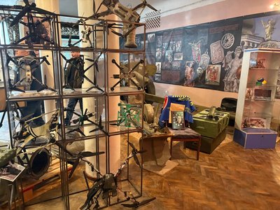Дрони, техніка й трофейне озброєння: що зберігають у музеї Десантно-штурмових військ у Житомирі