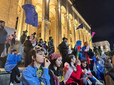 У Грузії цілу ніч тривали протести У Грузії цілу ніч тривали протести