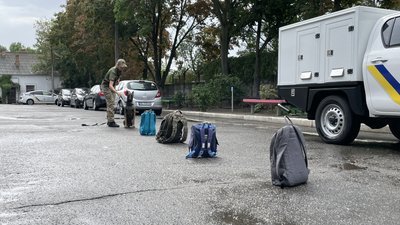 Знайомство зі службовими собаками: для маленьких пацієнтів миколаївської лікарні влаштували шоу-програму