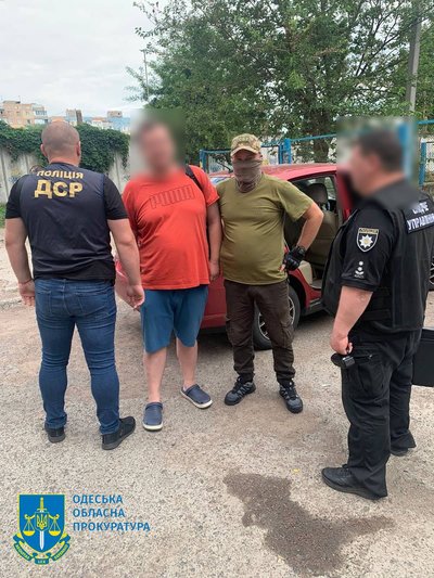Заволоділи чужими ділянками на 67 мільйонів гривень: в Одесі затримали групу людей Заволоділи чужими ділянками на 67 мільйонів гривень: в Одесі затримали групу людей