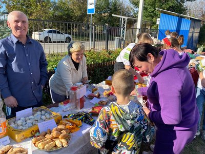 Вінницька громада зібрала 20 тисяч гривень на підтримку ЗСУ під час благодійного ярмарку Вінницька громада зібрала 20 тисяч гривень на підтримку ЗСУ під час благодійного ярмарку