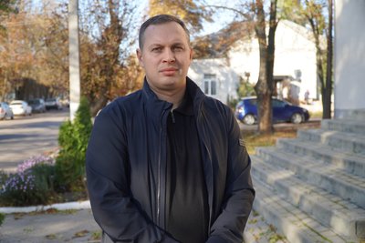 «Нам казали: просто працюйте» — колишній робітник відділення у Синельниковому, де внаслідок атаки РФ загинув підліток «Нам казали: просто працюйте» — колишній робітник відділення у Синельниковому, де внаслідок атаки РФ загинув підліток
