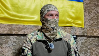 "Чимало хлопців втратили кінцівки, були двохсоті були, але ніхто не кинув позиції", — снайпер на псевдо "Пітбуль" "Чимало хлопців втратили кінцівки, були двохсоті були, але ніхто не кинув позиції", — снайпер на псевдо "Пітбуль"
