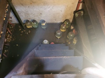 "Кури плавають, погріб повний води". На Київщині через сильні дощі розмило дамбу "Кури плавають, погріб повний води". На Київщині через сильні дощі розмило дамбу