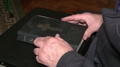 Історик з Рівного знає напам'ять тисячу сторінок Святого Письма Історик з Рівного знає напам'ять тисячу сторінок Святого Письма