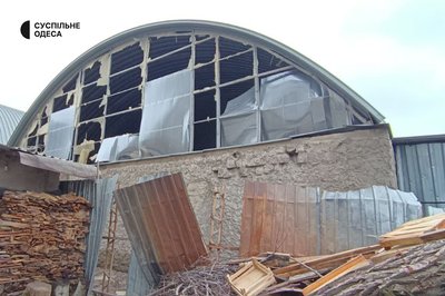 Пошкоджений гуртожиток та 11 травмованих: наслідки російської атаки по Одесі. Фото Пошкоджений гуртожиток та 11 травмованих: наслідки російської атаки по Одесі. Фото