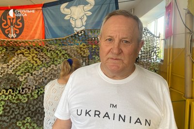5,5 гектарів маскувальних сіток: як чорноморські волонтери допомагають військовим