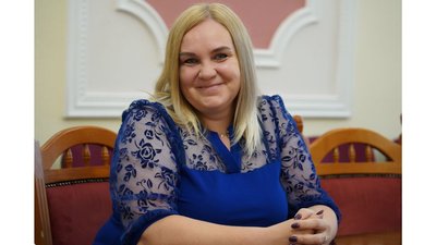 Чотирнадцять жінок з Чернігівщини отримали почесне звання "Мати-героїня" Чотирнадцять жінок з Чернігівщини отримали почесне звання "Мати-героїня"