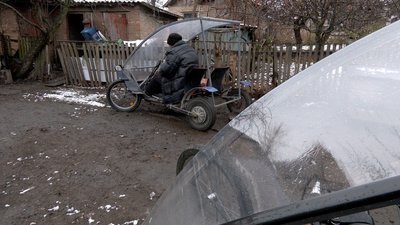 "Транспорт майбутнього": 85-річний вінничанин їздить на квадроциклі "Транспорт майбутнього": 85-річний вінничанин їздить на квадроциклі