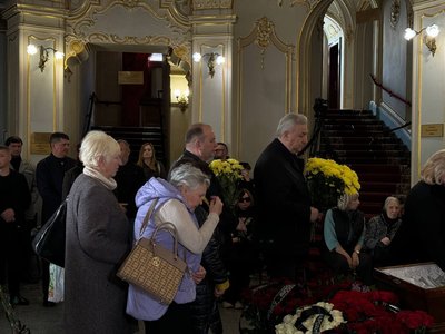 У Чернівцях прощаються з колишнім мером Миколою Федоруком У Чернівцях прощаються з колишнім мером Миколою Федоруком
