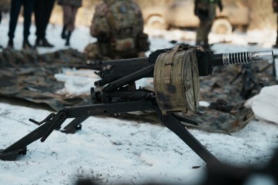 “Тут такий адреналін”: 61 окрема механізована степова бригада провела вишкіл для цивільних на Сумщині