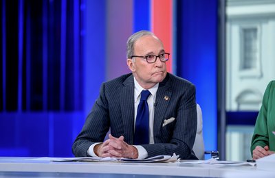 Ларрі Кудлоу під час висвітлення праймеріз на телеканалі Fox News у вівторок, 05 березня 2024 року, в студії телеканалу Fox News у Нью-Йорку Ларрі Кудлоу під час висвітлення праймеріз на телеканалі Fox News у вівторок, 05 березня 2024 року, в студії телеканалу Fox News у Нью-Йорку