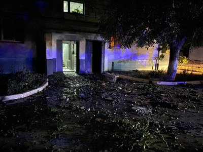 Армія РФ атакувала "шахедами" Одещину: є влучання у пʼятиповерхівку та пошкодження портової інфраструктури Армія РФ атакувала "шахедами" Одещину: є влучання у пʼятиповерхівку та пошкодження портової інфраструктури