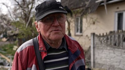 У Чернігові попрощалися з 16-річним Денисом Дубиною, якого вбила РФ У Чернігові попрощалися з 16-річним Денисом Дубиною, якого вбила РФ