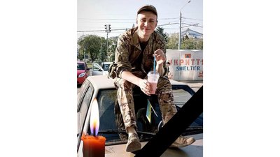 На Чернігівщині поховали трьох військових: Сергія Марковича, Дениса Дворніченка та Олега Дайнека На Чернігівщині поховали трьох військових: Сергія Марковича, Дениса Дворніченка та Олега Дайнека