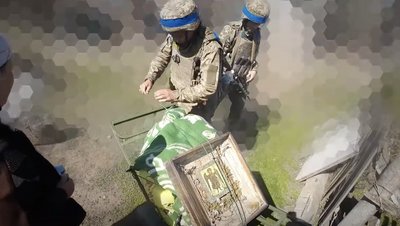 "Під руськими я жити не хочу". Десантники евакуювали літню жінку із Покровського району "Під руськими я жити не хочу". Десантники евакуювали літню жінку із Покровського району