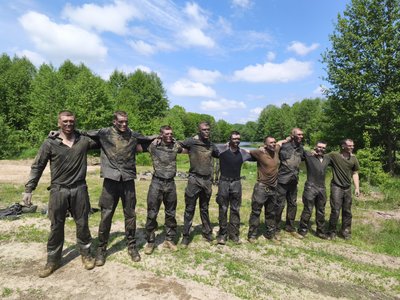На Житомирщині курсанти одеської Військової академії отримали марунові берети ДШВ На Житомирщині курсанти одеської Військової академії отримали марунові берети ДШВ