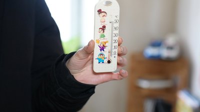 "Пальці потріскалися від холоду". Мешканці кількох багатоповерхівок Дніпра тиждень живуть без опалення "Пальці потріскалися від холоду". Мешканці кількох багатоповерхівок Дніпра тиждень живуть без опалення