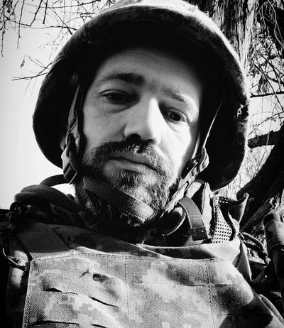 "Нора" як жива істота: письменник Валерій Пузік — про війну, голод і літературу, що народжується під землею "Нора" як жива істота: письменник Валерій Пузік — про війну, голод і літературу, що народжується під землею