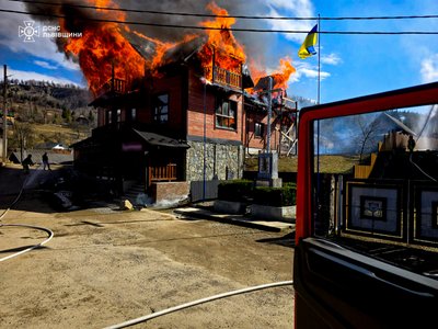 знищення вогнем 2 житлових будинки, 5 господарських будівель, магазин та церкву
