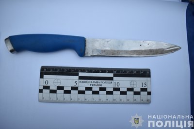 Вдарив односельця ножем: жителя Вінниччини підозрюють у вбивстві Вдарив односельця ножем: жителя Вінниччини підозрюють у вбивстві