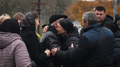 У Чернігові попрощалися з військовим Олексієм Костюком, який боронив місто У Чернігові попрощалися з військовим Олексієм Костюком, який боронив місто