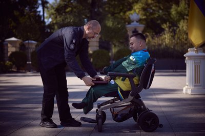Президент України нагородив призерів Паралімпіади-2024 з Дніпропетровщини та їхніх тренерів Президент України нагородив призерів Паралімпіади-2024 з Дніпропетровщини та їхніх тренерів