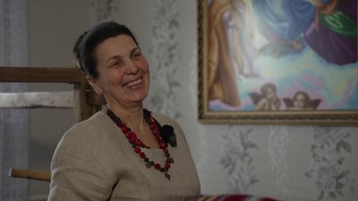 "Я — ниточка між минулим і майбутнім": на 200-річному верстаті працює ткаля з Рівненського Полісся Галина Логощук "Я — ниточка між минулим і майбутнім": на 200-річному верстаті працює ткаля з Рівненського Полісся Галина Логощук