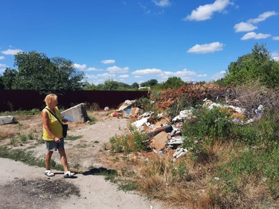 "Оштрафувати нікого не можуть". У Кропивницькому біля житлових будинків утворилося стихійне сміттєзвалище "Оштрафувати нікого не можуть". У Кропивницькому біля житлових будинків утворилося стихійне сміттєзвалище