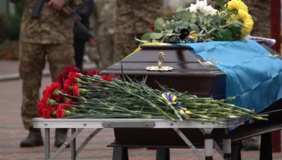 Загинули, захищаючи Україну: в Черкасах віддали останню шану двом захисникам Загинули, захищаючи Україну: в Черкасах віддали останню шану двом захисникам
