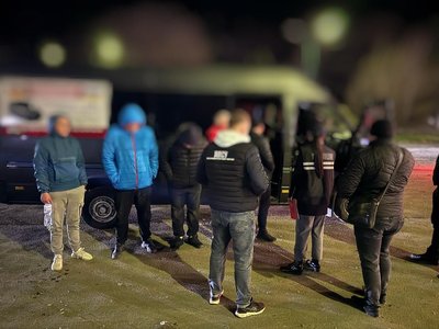 На Львівщині двох жителів Чернівецької області підозрюють у незаконному переправлення осіб за кордон На Львівщині двох жителів Чернівецької області підозрюють у незаконному переправлення осіб за кордон