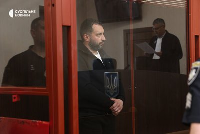 Заступник начальника поліції Тернопільської області Андрій Ткачик у Печерському райсуді Києва, 21 травня 2026 року
