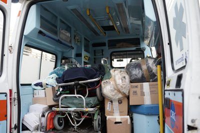 Волонтерка з Буковини Анжела Котик передала військовому підрозділу з Чернігівщини реанімобіль Волонтерка з Буковини Анжела Котик передала військовому підрозділу з Чернігівщини реанімобіль