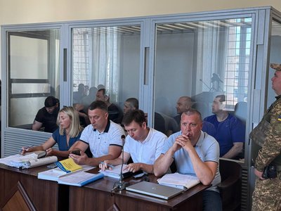 Суд у справі десятьох чоловіків із Коростишева, обвинувачених у вимаганні, вбивстві та викраденні людей, перенесли Суд у справі десятьох чоловіків із Коростишева, обвинувачених у вимаганні, вбивстві та викраденні людей, перенесли