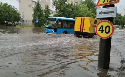 Луцьк затопило, підтоплення у Луцьку на Відродження 10 липня Луцьк затопило, підтоплення у Луцьку на Відродження 10 липня