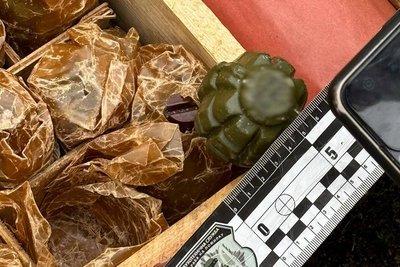 На Житомирщині судять чоловіка за обвинуваченням у торгівлі бойовими гранатами На Житомирщині судять чоловіка за обвинуваченням у торгівлі бойовими гранатами