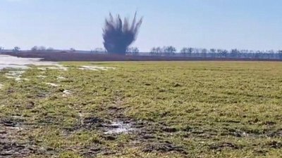 На Житомирщині знешкодили 500-кілограмову бойову частину російської ракети "Кинджал" На Житомирщині знешкодили 500-кілограмову бойову частину російської ракети "Кинджал"