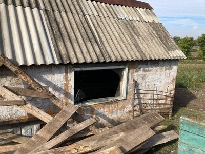 Посічені дах, вікна і трактор: наслідки нічного обстрілу Кіровоградщини Посічені дах, вікна і трактор: наслідки нічного обстрілу Кіровоградщини