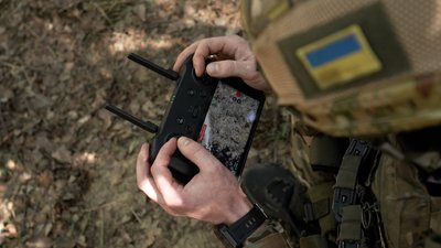 Кордон біля Чернігівщини: як несуть службу пілоти БпЛА Кордон біля Чернігівщини: як несуть службу пілоти БпЛА