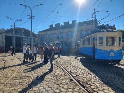 У Львові провели екскурсію у тролейбусі з автономним живленням У Львові провели екскурсію у тролейбусі з автономним живленням